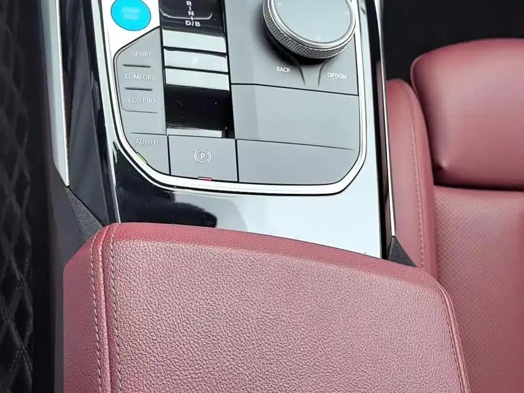 BMW i3 2022 eDrive 35L — миниатюра 8