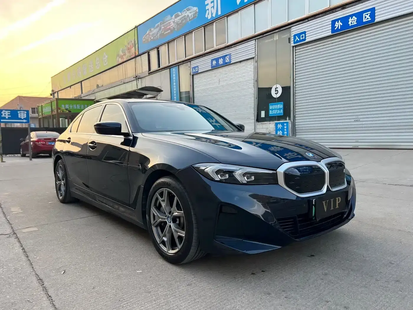 BMW i3 2022 eDrive 35L — миниатюра 3