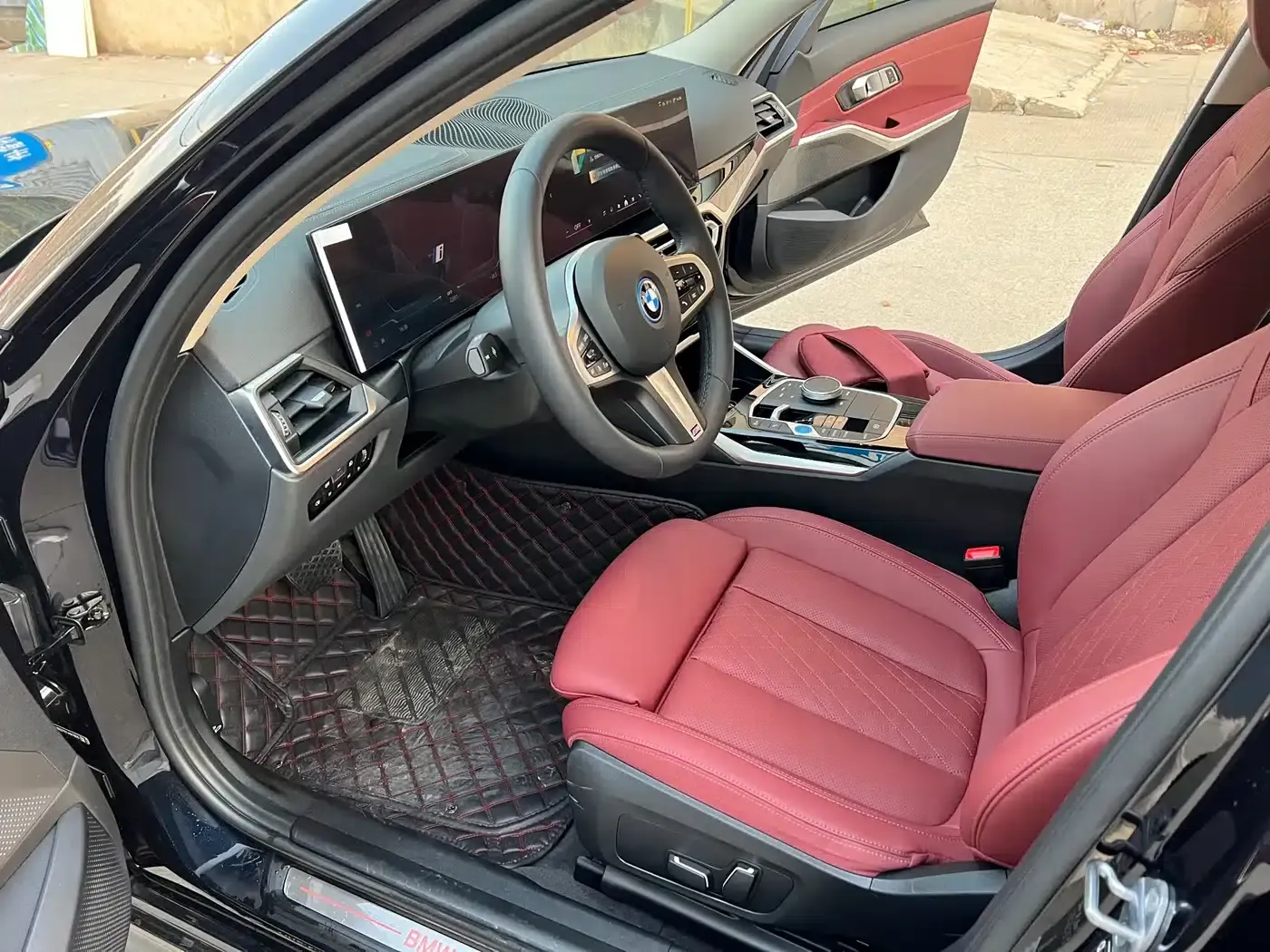 BMW i3 2022 eDrive 35L — миниатюра 4