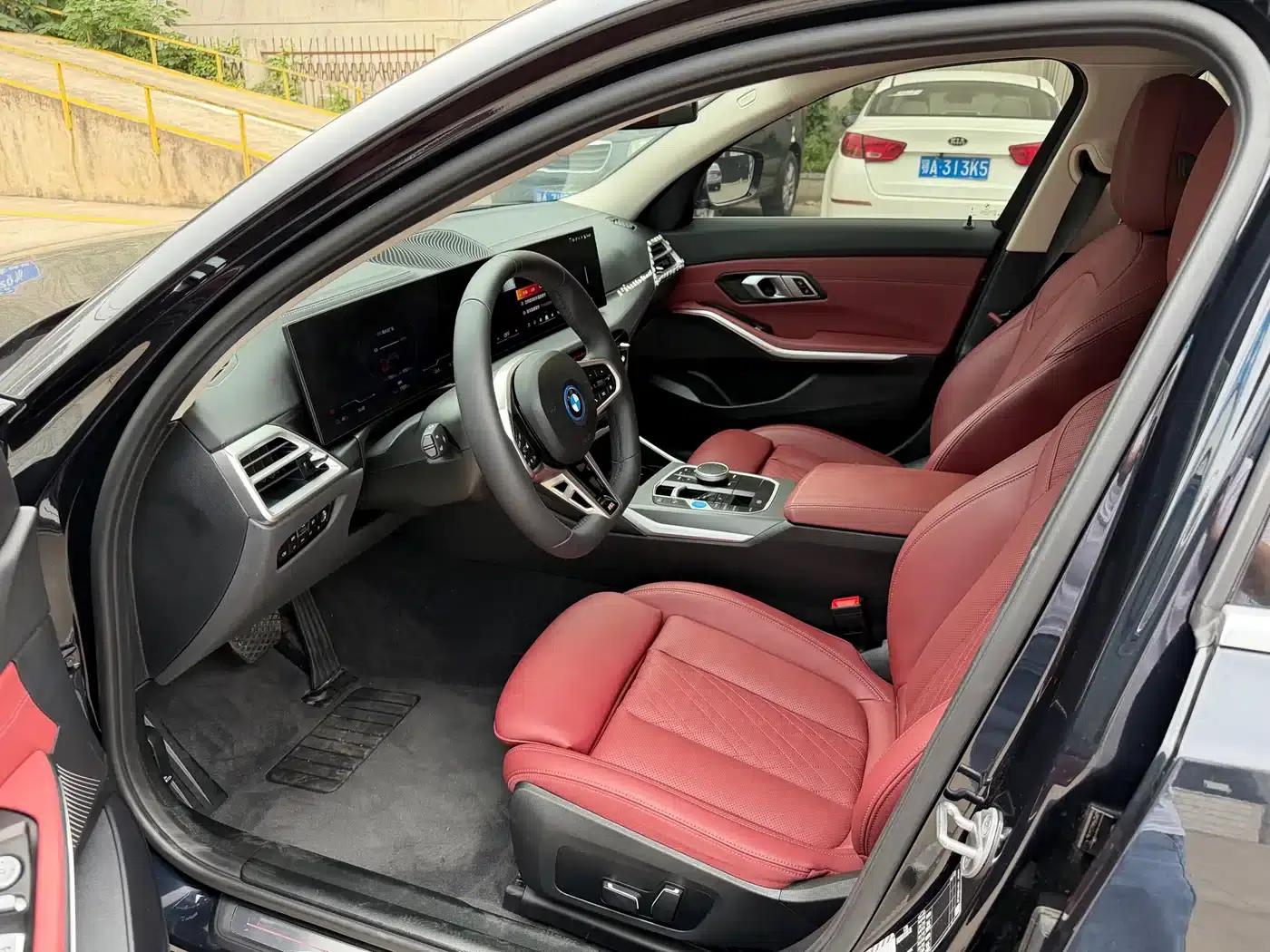 BMW i3 2025 eDrive 35 L — миниатюра 4