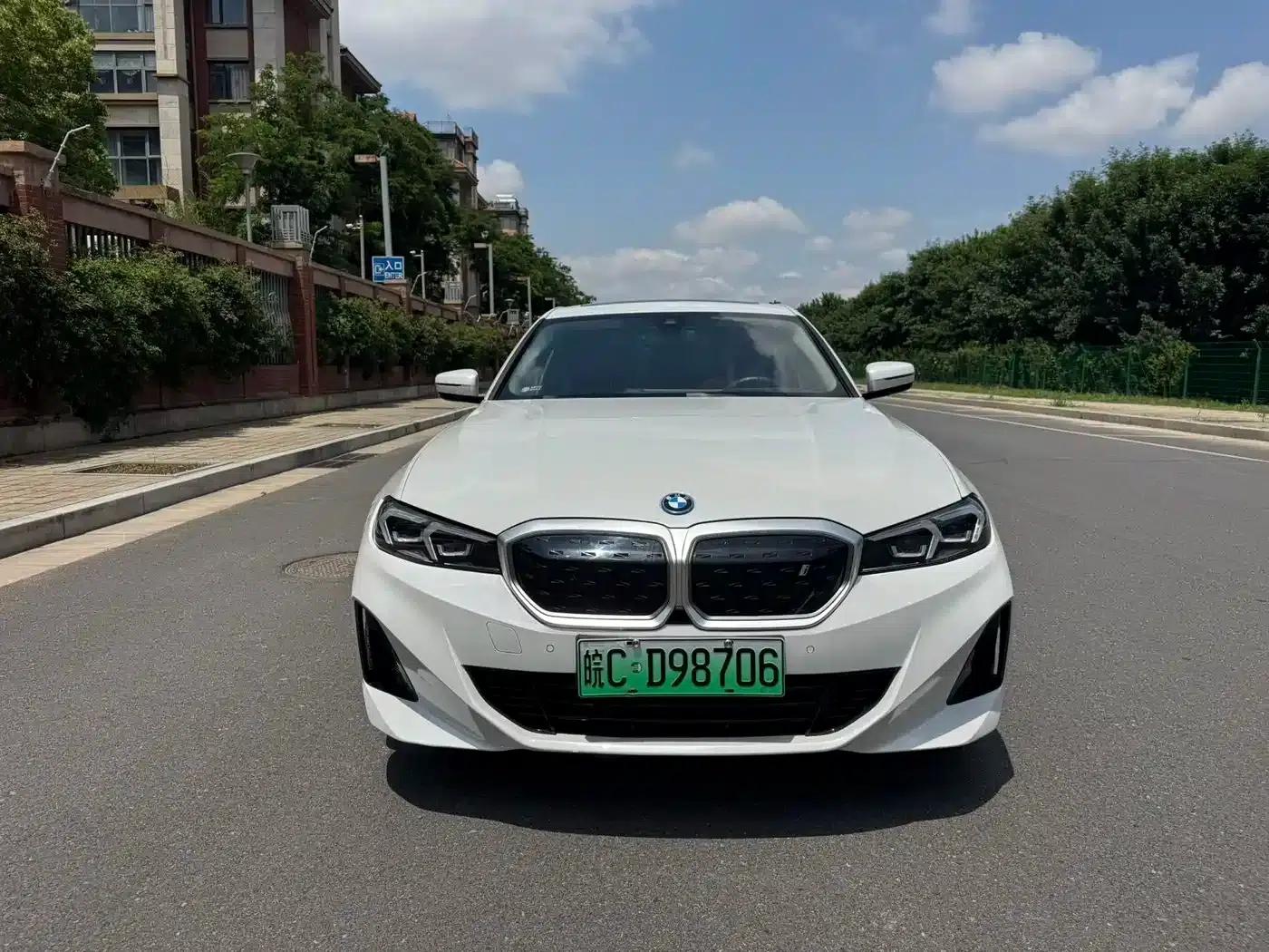 BMW i3 2022 eDrive 35L — миниатюра 2