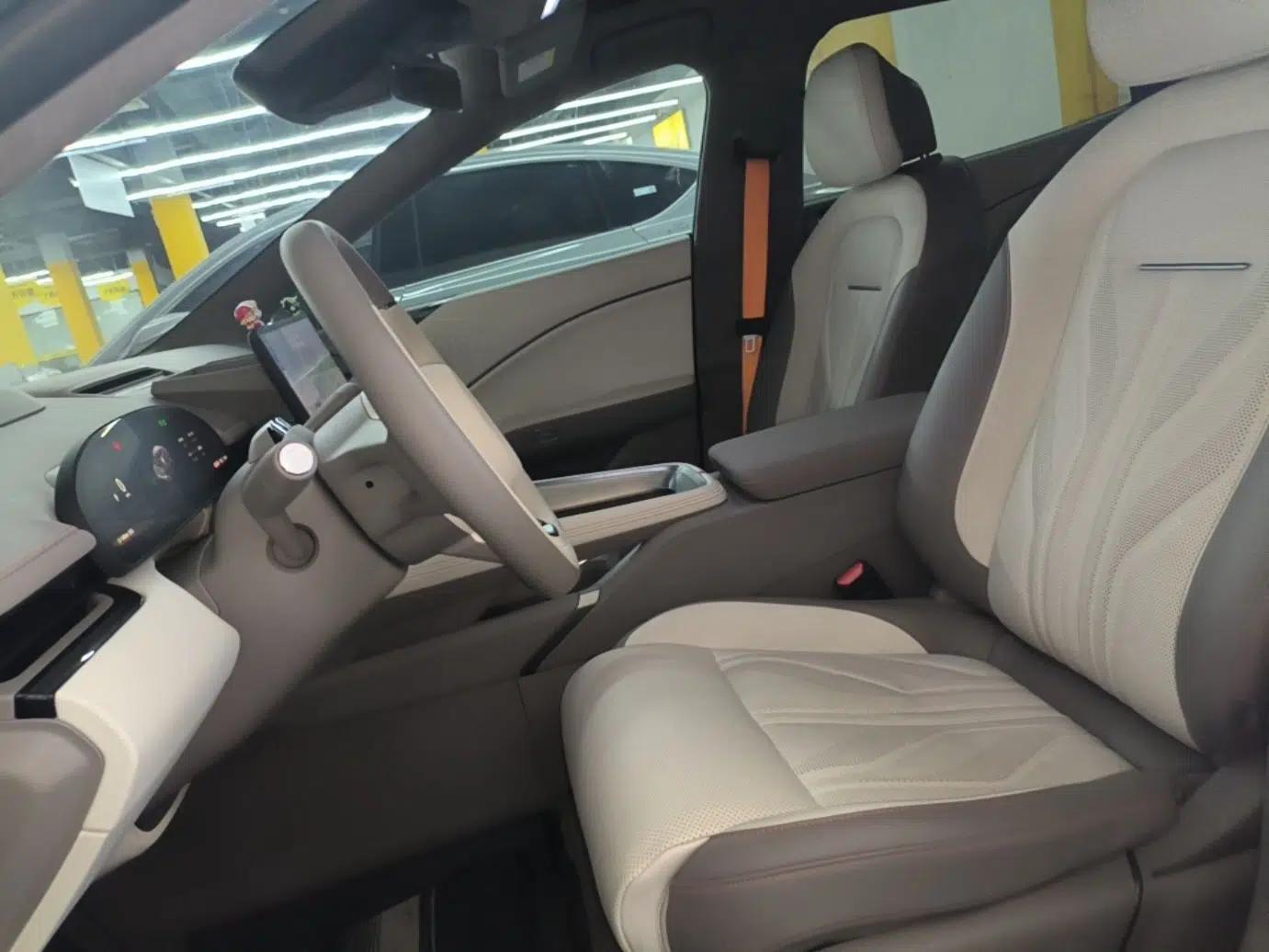 Zeekr 007GT 2025 Rear-Drive Intelligent Driving Version 75 kWh — миниатюра 17