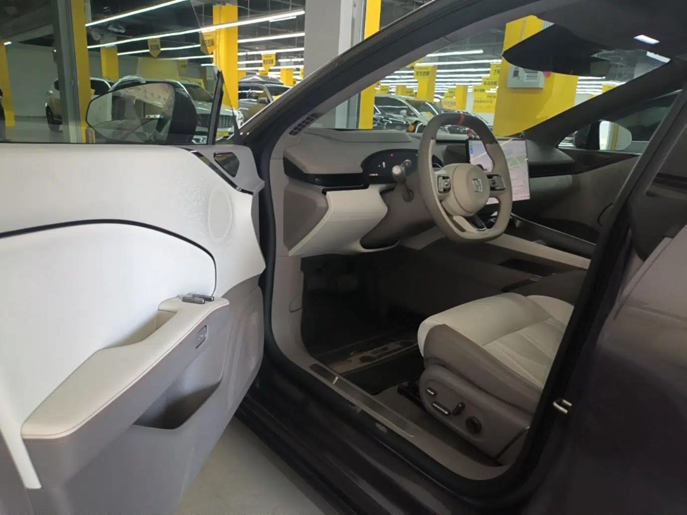 Zeekr 007GT 2025 Rear-Drive Intelligent Driving Version 75 kWh — миниатюра 18