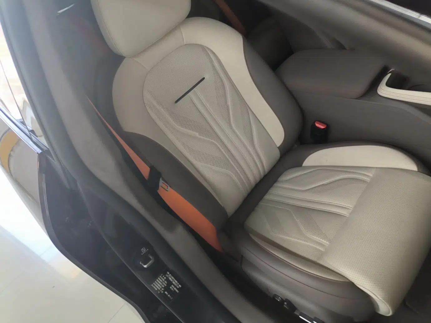 Zeekr 007GT 2025 Rear-Drive Intelligent Driving Version 75 kWh — миниатюра 19