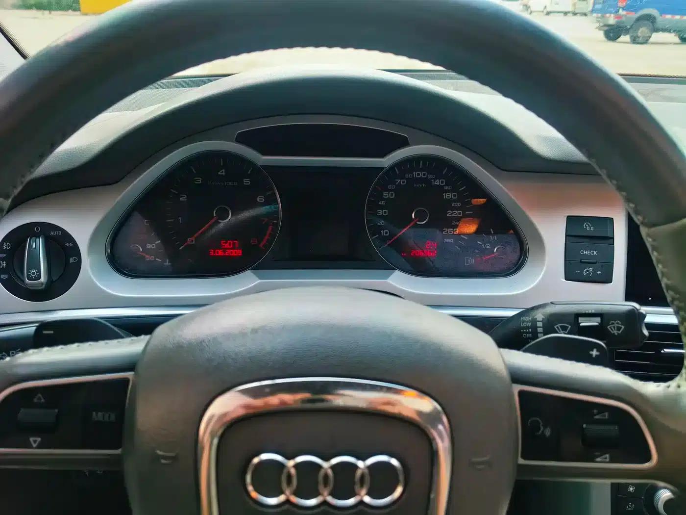 Audi A6L 2010 2.4L Luxury — миниатюра 13
