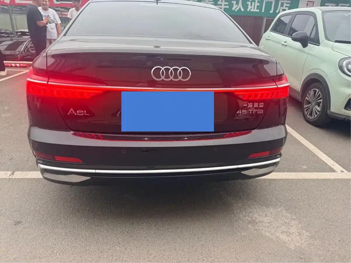 Audi A6L 2023 Facelift 45 TFSI Dynamic Edition — миниатюра 12