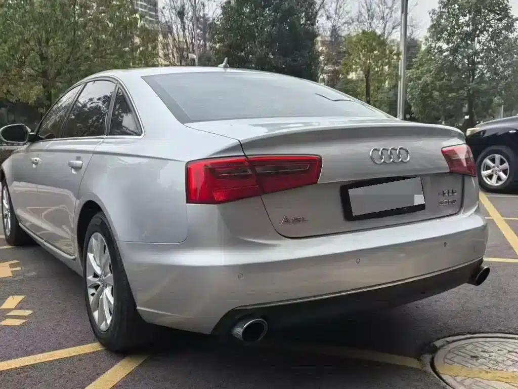 Audi A6L 2012 TFSI Standard Edition — миниатюра 7