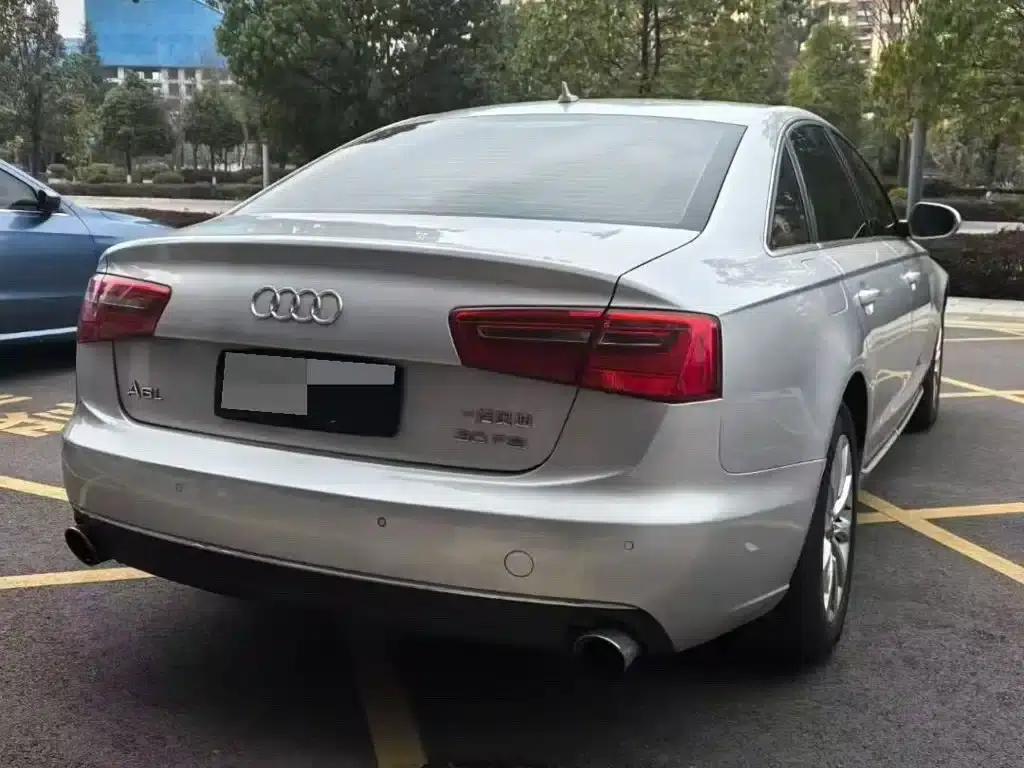 Audi A6L 2012 TFSI Standard Edition — миниатюра 9