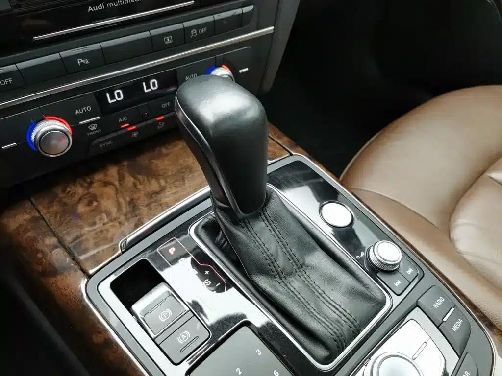 Audi A6L 2018 30th Anniversary Edition 45 TFSI quattro Sport — миниатюра 13