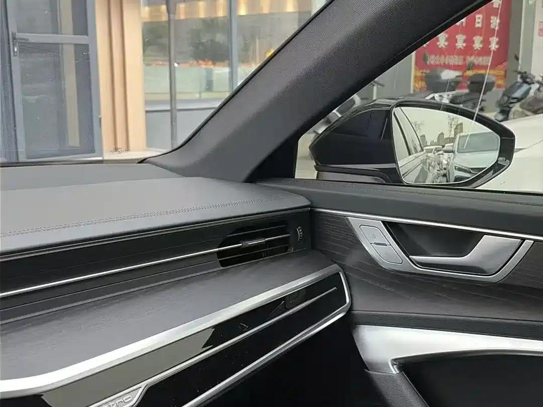 Audi A6L 2025 45 TFSI quattro Premium Dynamic Edition — миниатюра 4