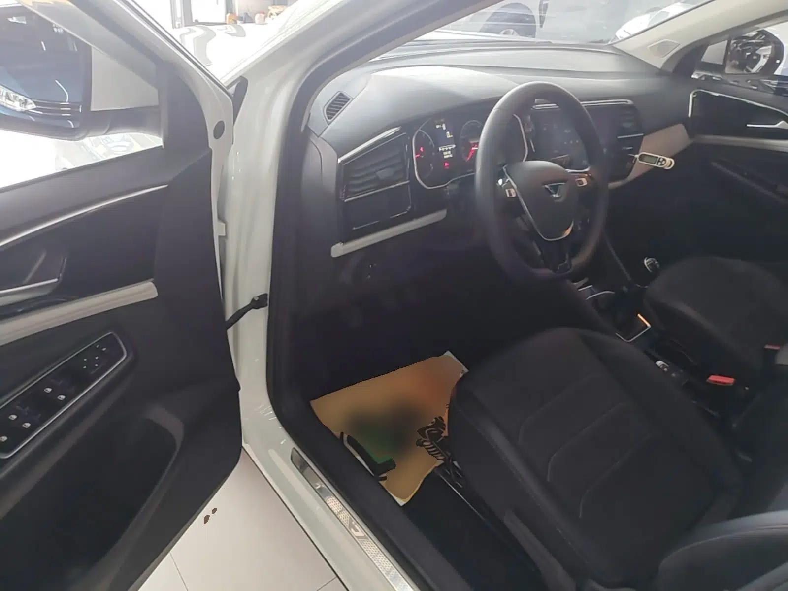 Jetta VS5 2023 280TSI Manual Enjoyment Version — миниатюра 18