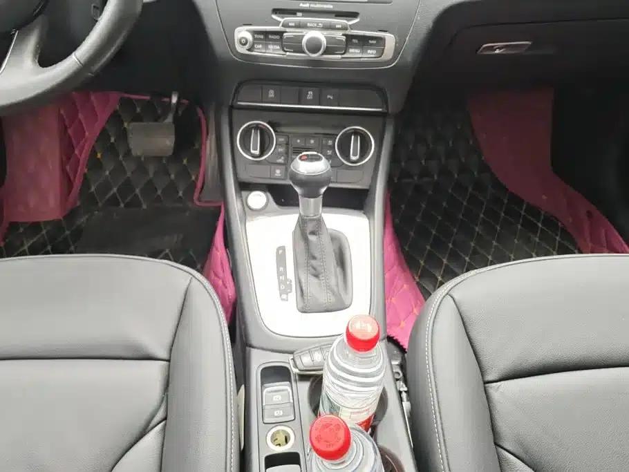 Audi Q3 2018 30th Anniversary Edition 30 TFSI Fashion Model — миниатюра 16