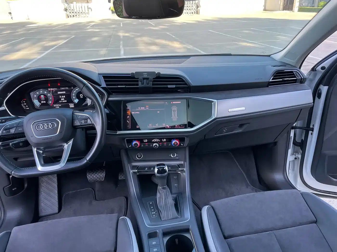 Audi Q3 2022 35 TFSI Fashion Dynamic Edition — миниатюра 9