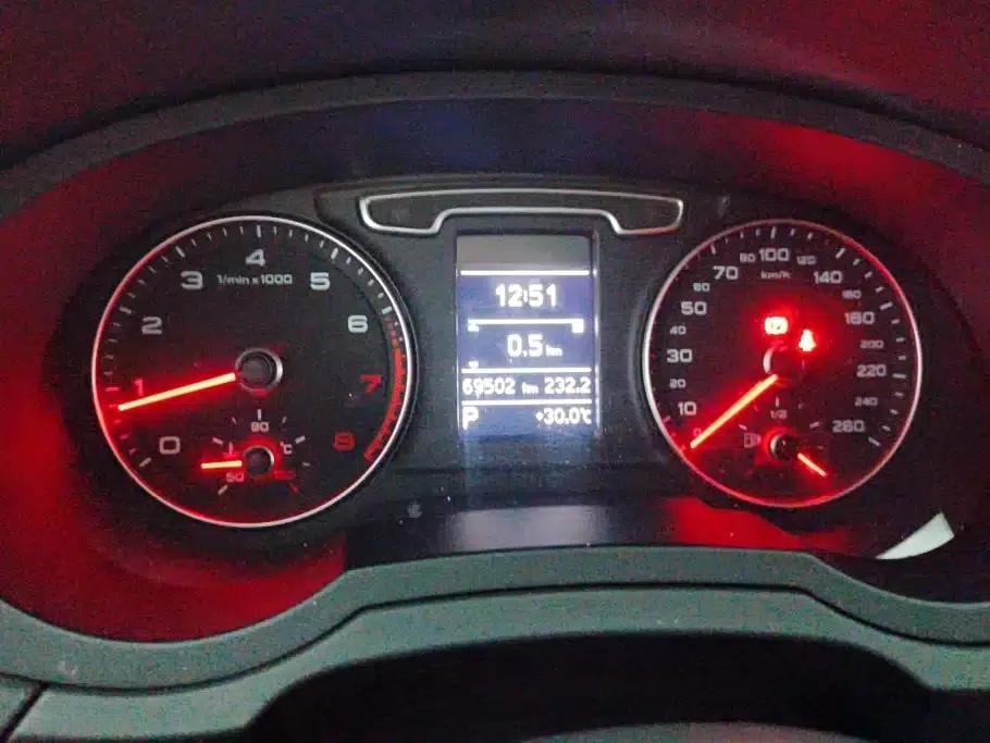 Audi Q3 2015 30 TFSI Progressive — миниатюра 14