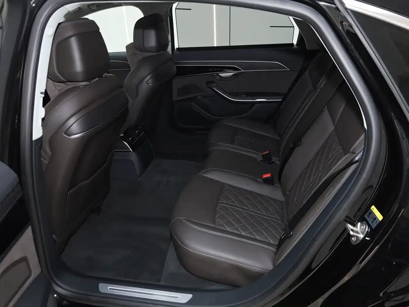 2023 Audi A8 A8L 50 TFSI quattro Premium Edition — миниатюра 19