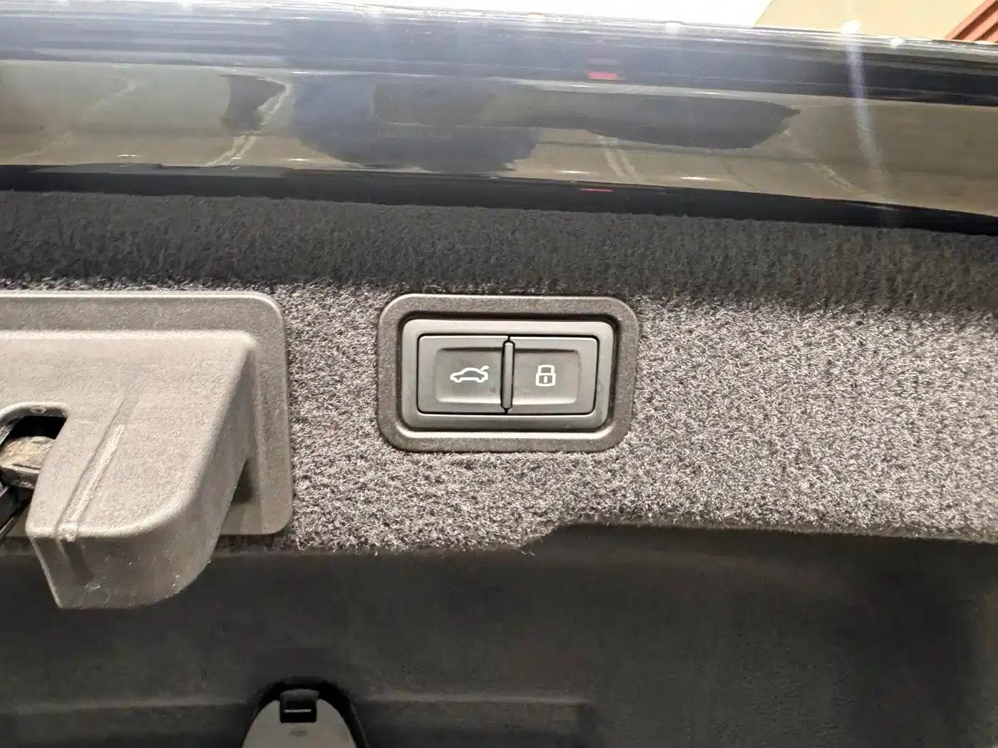 2021 Audi A8 A8L 50 TFSI quattro Comfort — миниатюра 23