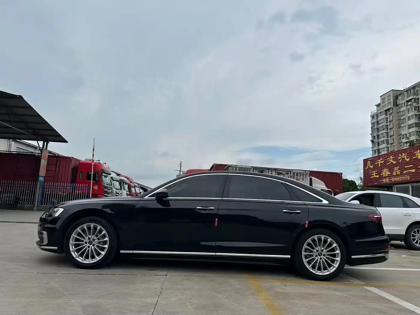 2022 Audi A8 A8L 50 TFSI quattro Comfort Edition — миниатюра 3