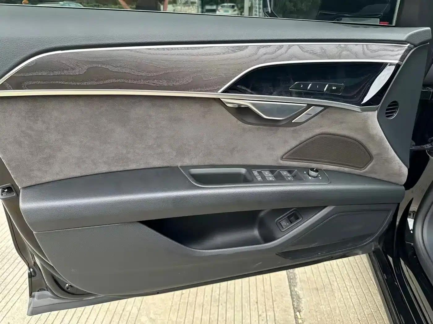 2022 Audi A8 A8L 50 TFSI quattro Comfort Edition — миниатюра 5