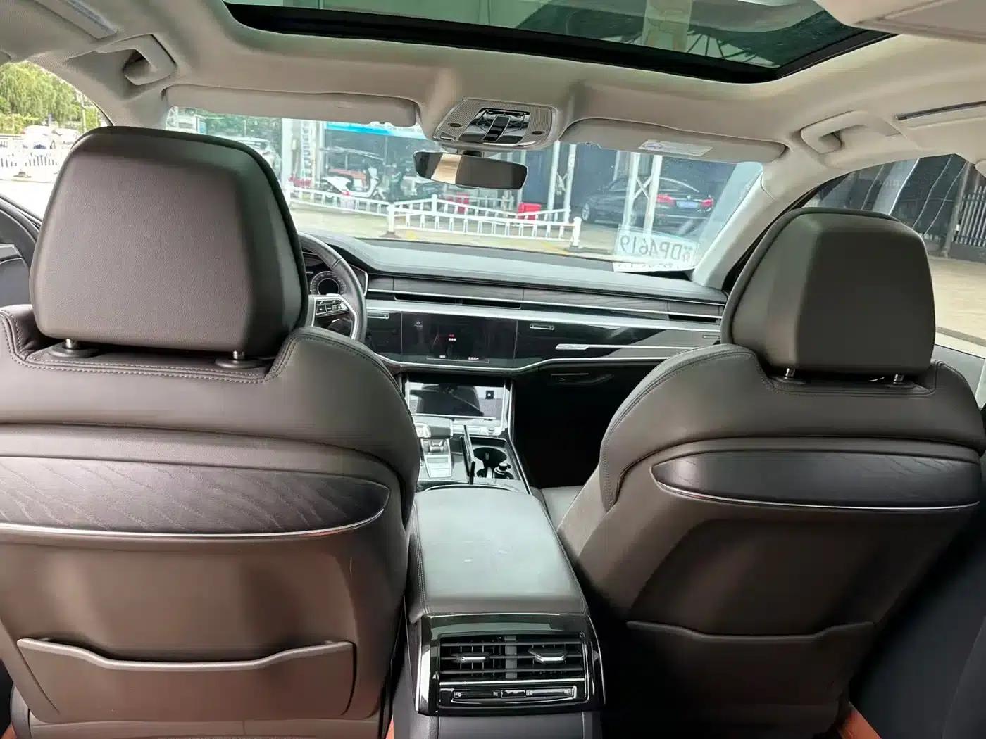 2022 Audi A8 A8L 50 TFSI quattro Comfort Edition — миниатюра 7