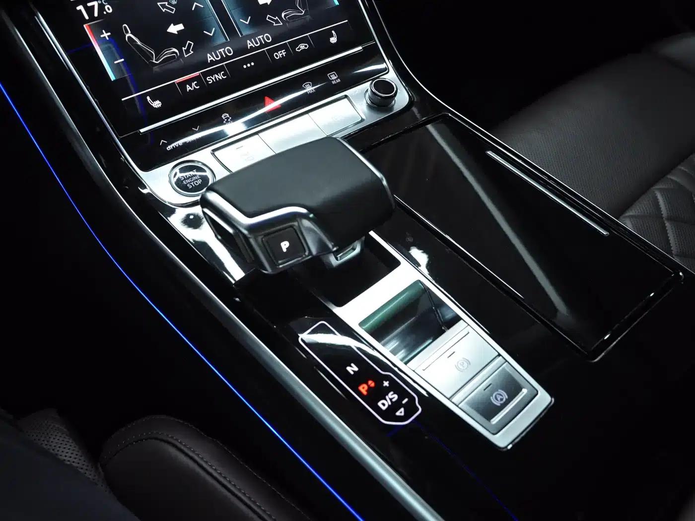 2021 Audi A8 A8L 50 TFSI quattro Comfort — миниатюра 12