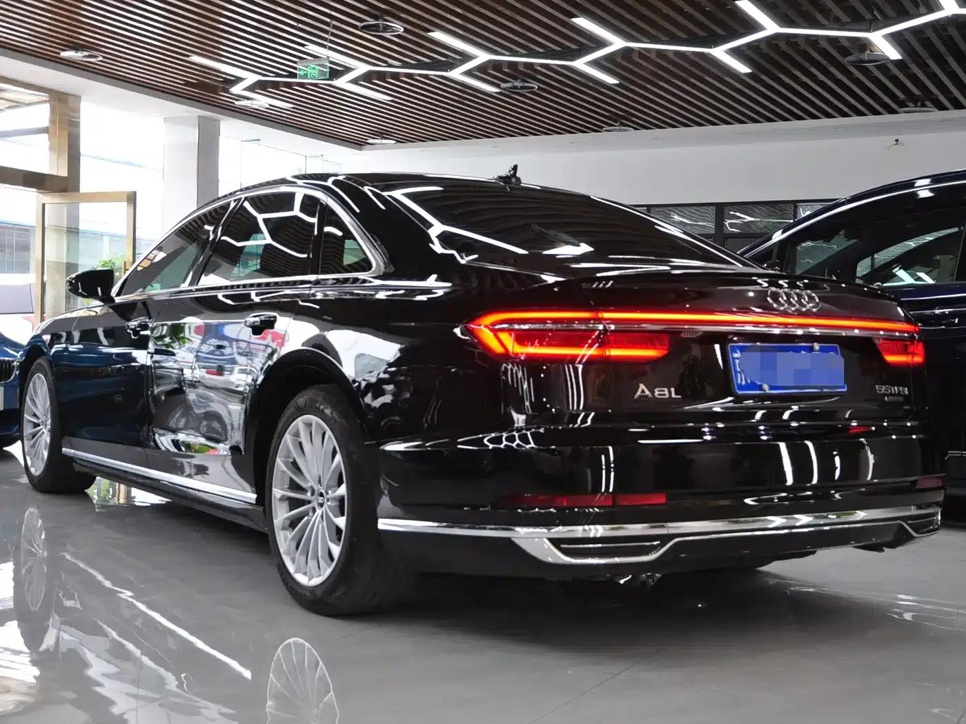 2021 Audi A8 A8L 50 TFSI quattro Comfort — миниатюра 3