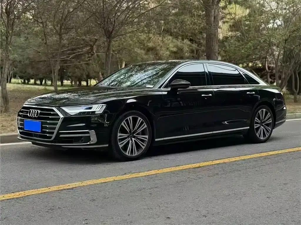 2021 Audi A8 A8L 60 TFSI quattro Premium — миниатюра 1