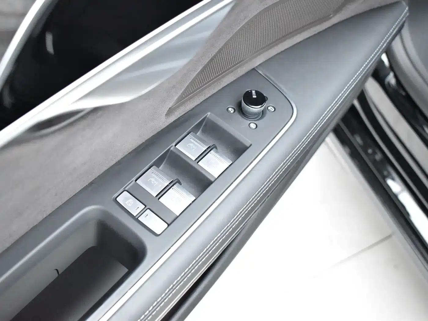 2024 Audi A8 A8L 50 TFSI quattro Premium Edition — миниатюра 15