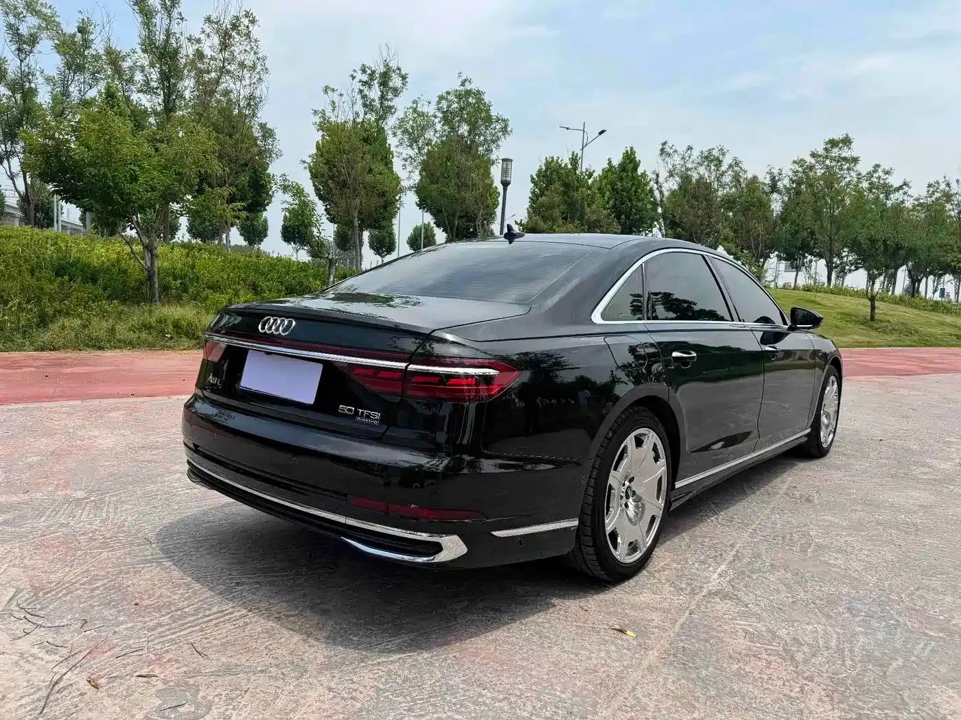 2023 Audi A8 A8L 50 TFSI quattro Premium Edition — миниатюра 12