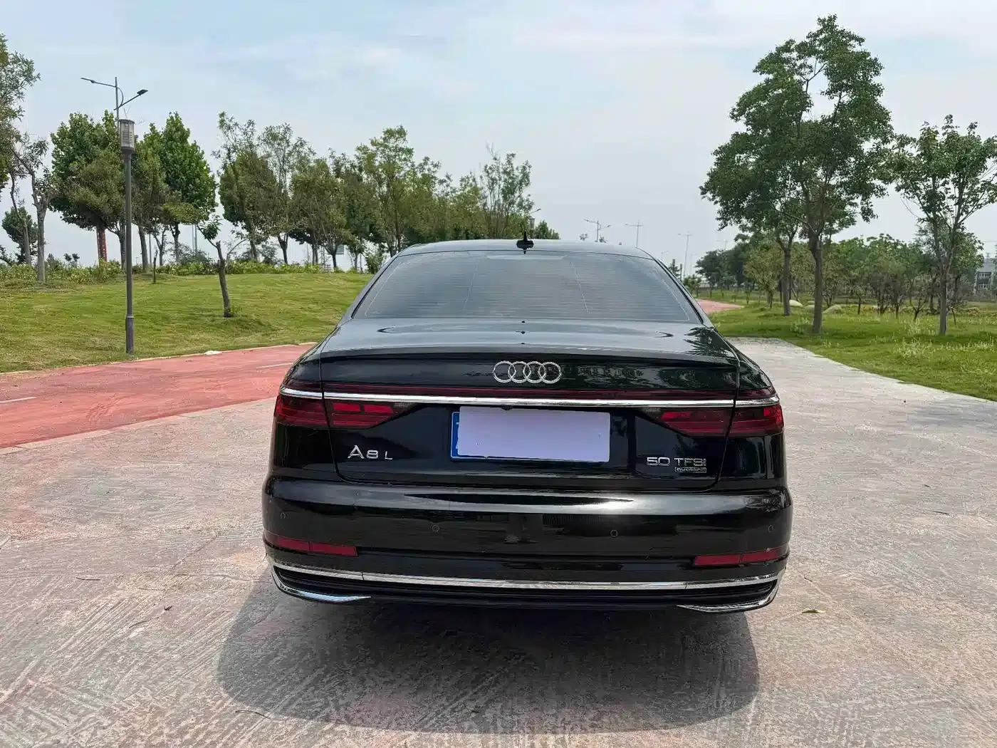 2023 Audi A8 A8L 50 TFSI quattro Premium Edition — миниатюра 10