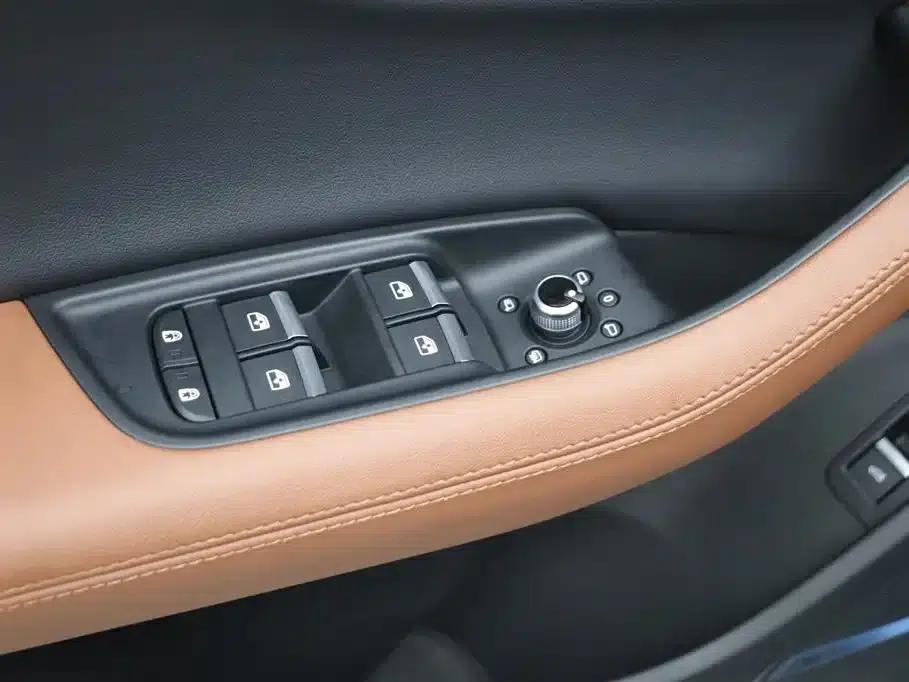 Audi Q7 2023 55 TFSI quattro S line Sport — миниатюра 13