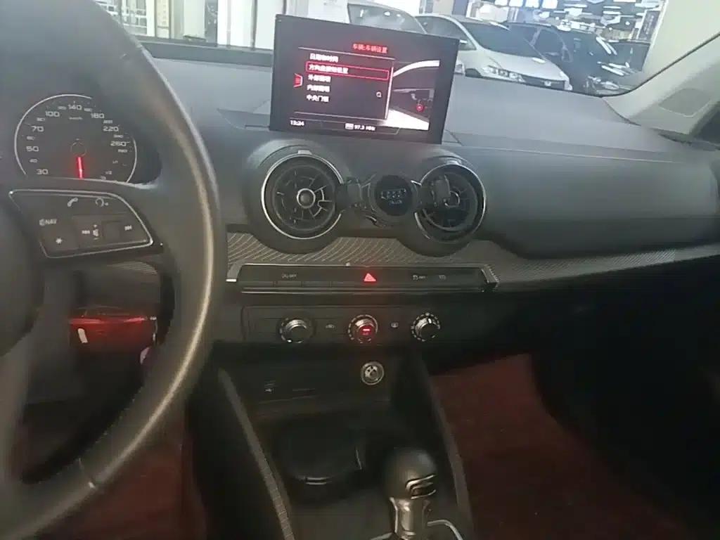 Audi Q2L 2018 35 TFSI Launch Edition (China VI Emission Standard) — миниатюра 13