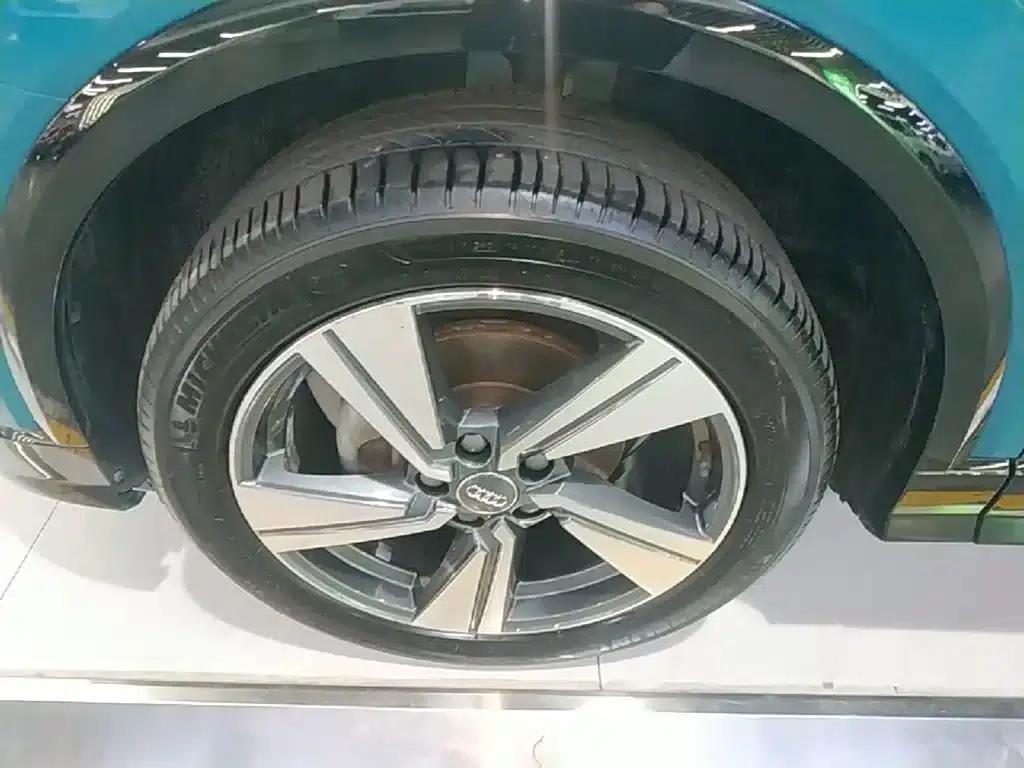 Audi Q2L 2020 35 TFSI Fashion Dynamic Edition — миниатюра 23