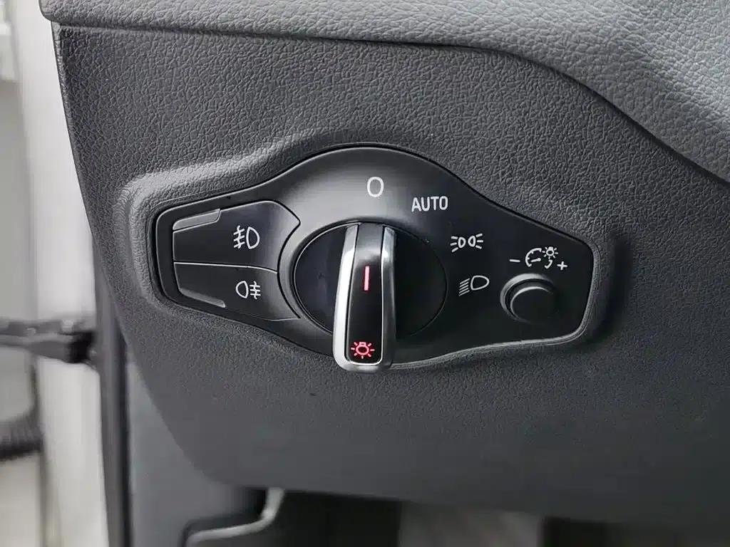 Audi Q5 2018 Classic Edition 40 TFSI Technology — миниатюра 21