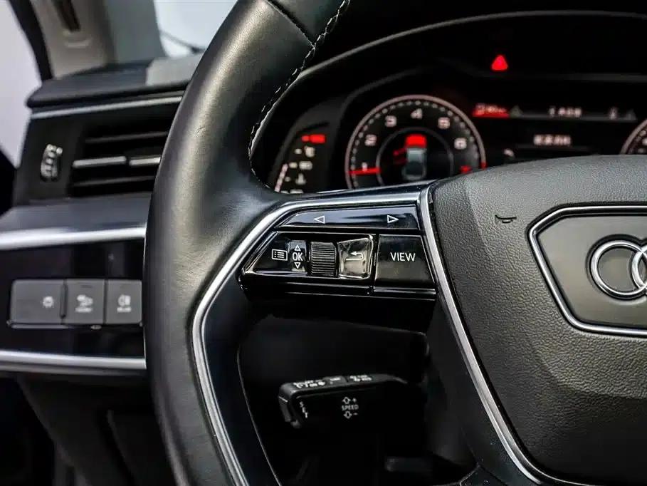 Audi A7L 2024 45TFSI S-line Dream Edition Crystal Package — миниатюра 16