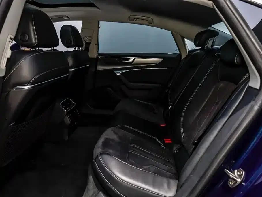 Audi A7L 2024 45TFSI S-line Dream Edition Crystal Package — миниатюра 10