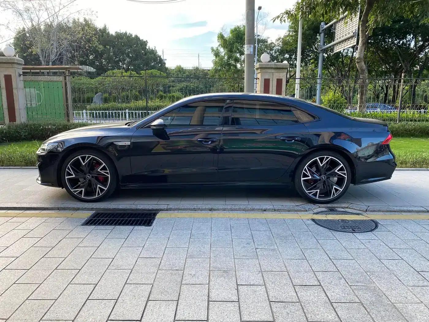 2024 Audi A7L 45 TFSI quattro Black Edition — миниатюра 4