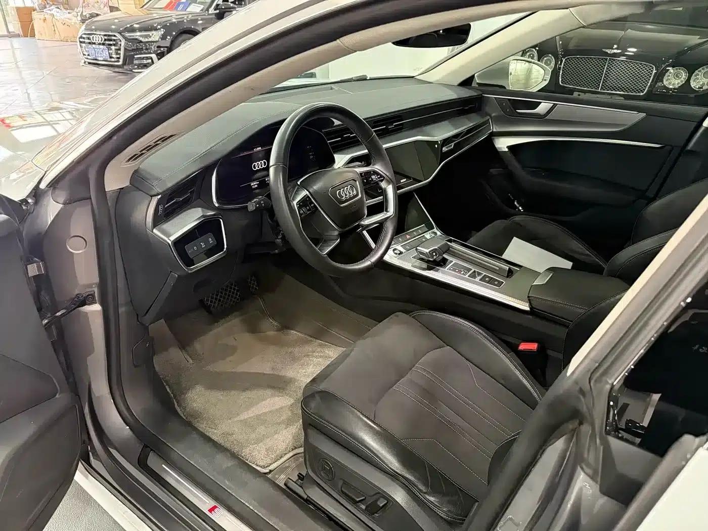 Audi A7L 2023 45 TFSI quattro S-line Black Knight Edition — миниатюра 4