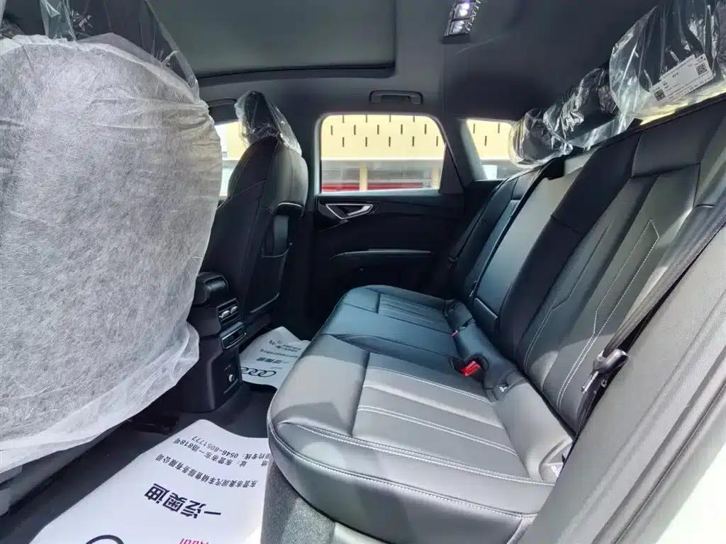Audi Q4 e-tron 2024 Model 40 e-tron Adventure Edition — миниатюра 8