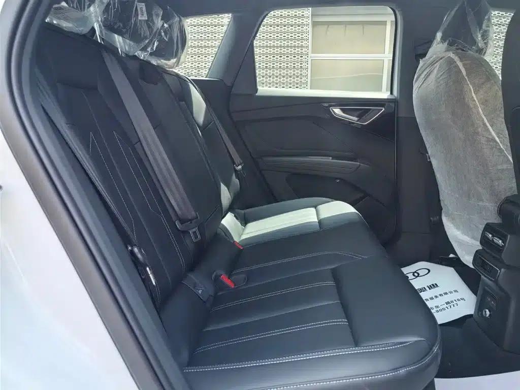 Audi Q4 e-tron 2024 Model 40 e-tron Adventure Edition — миниатюра 10