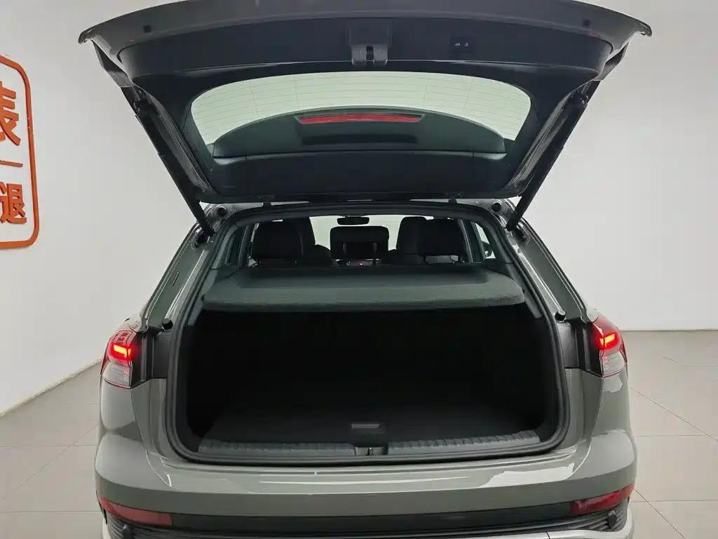Audi Q4 e-tron 2023 Model 40 e-tron Trailblazer — миниатюра 16