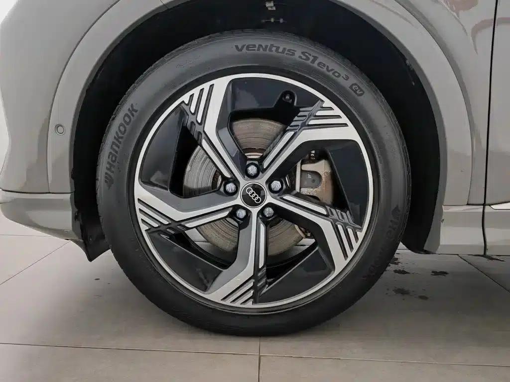 Audi Q4 e-tron 2023 Model 40 e-tron Trailblazer — миниатюра 17