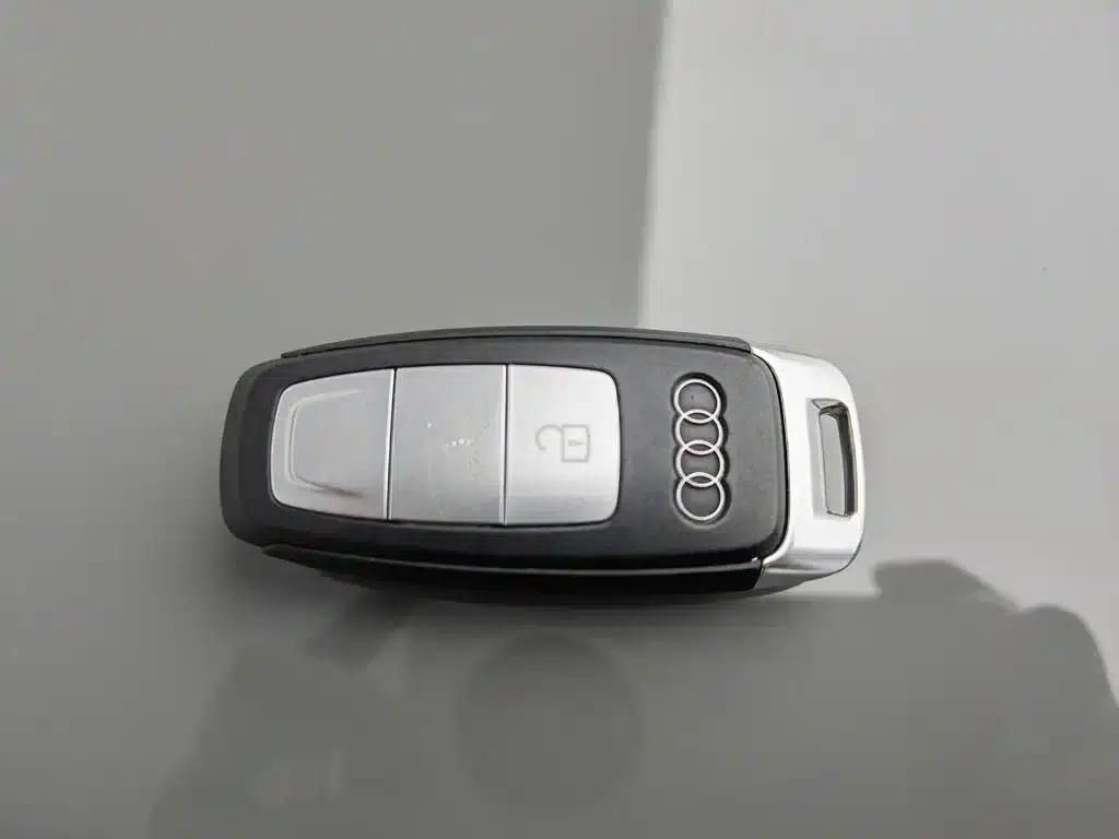 Audi Q4 e-tron 2023 Model 40 e-tron Trailblazer — миниатюра 19