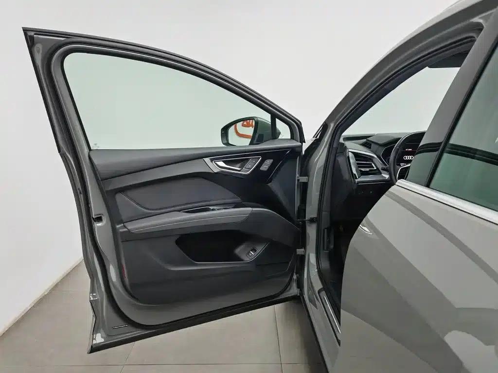 Audi Q4 e-tron 2023 Model 40 e-tron Trailblazer — миниатюра 8