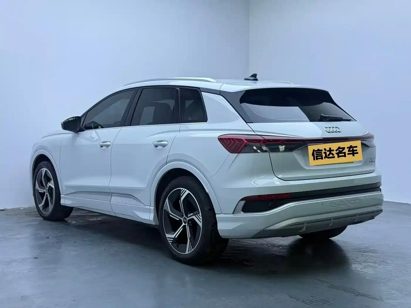 Audi Q4 e-tron 2023 Model 40 e-tron Trailblazer — миниатюра 12