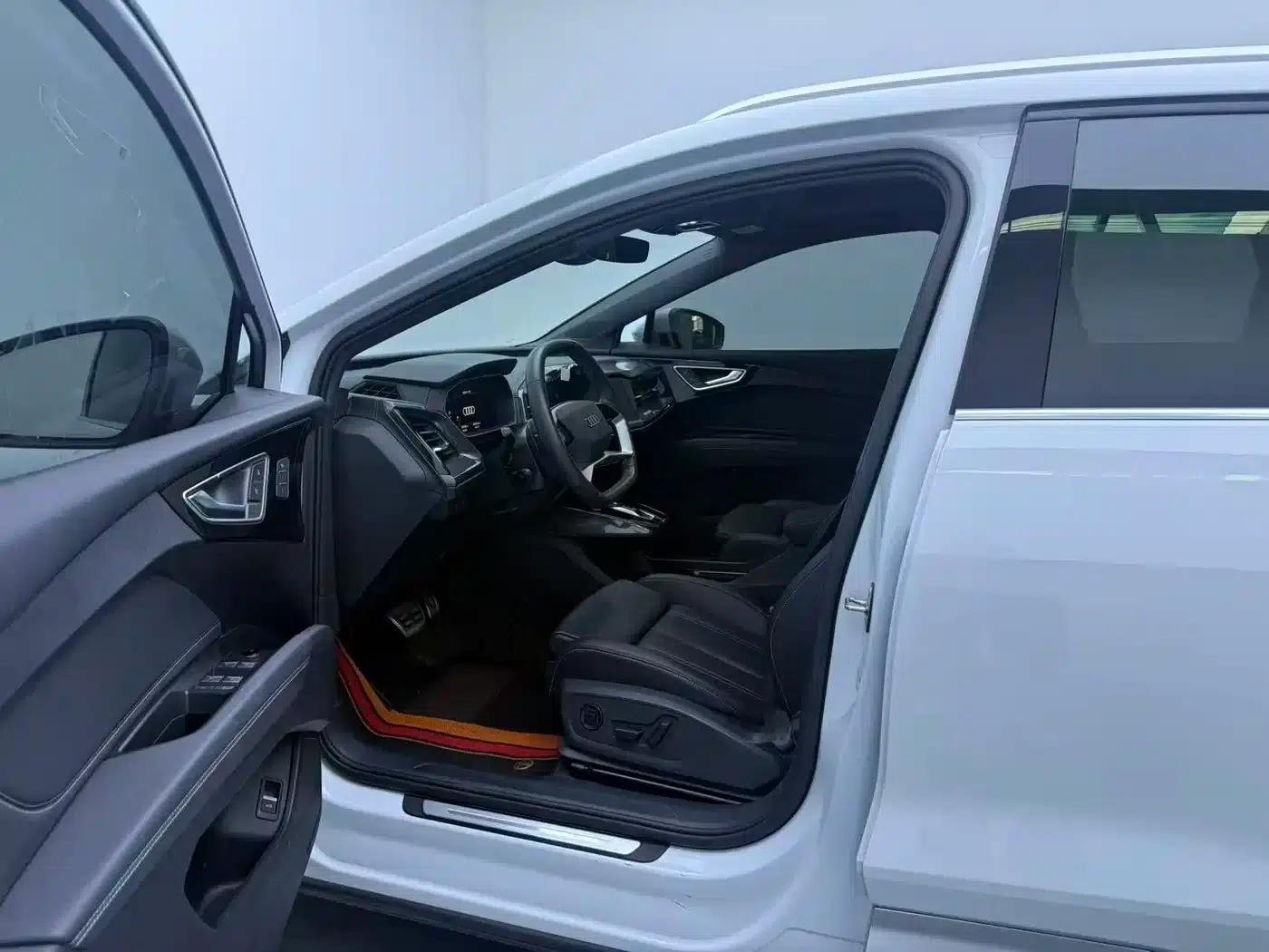 Audi Q4 e-tron 2023 Model 40 e-tron Trailblazer — миниатюра 3