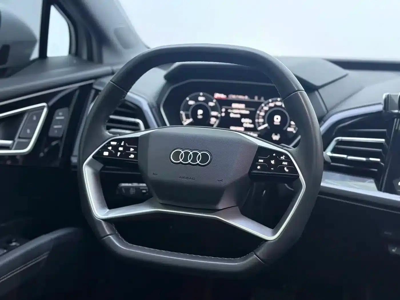 Audi Q4 e-tron 2023 Model 40 e-tron Trailblazer — миниатюра 6