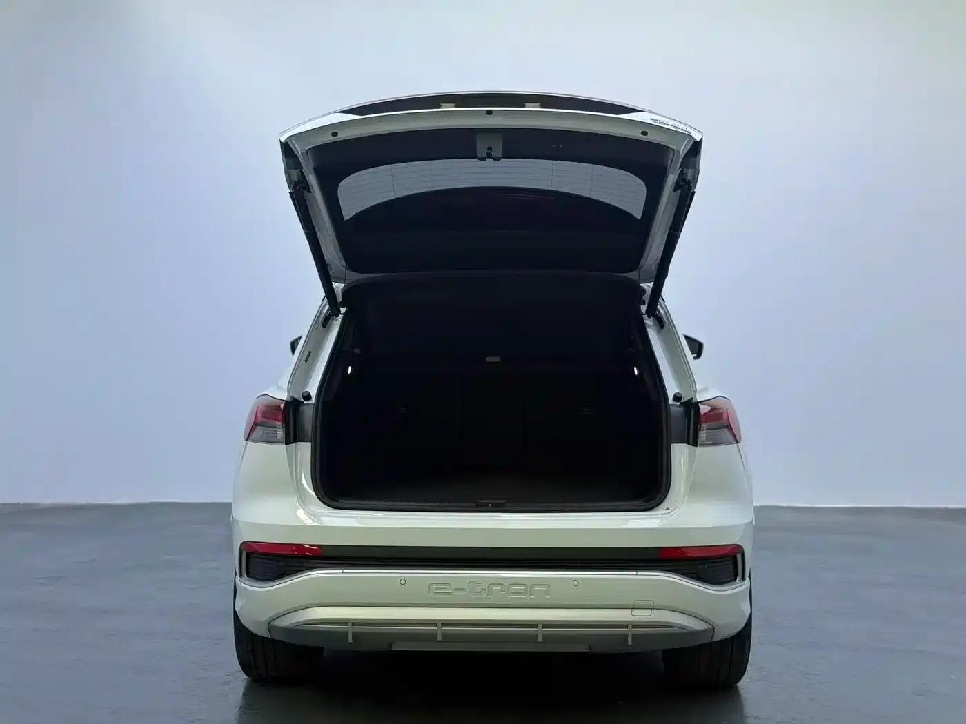 Audi Q4 e-tron 2023 Model 40 e-tron Trailblazer — миниатюра 8