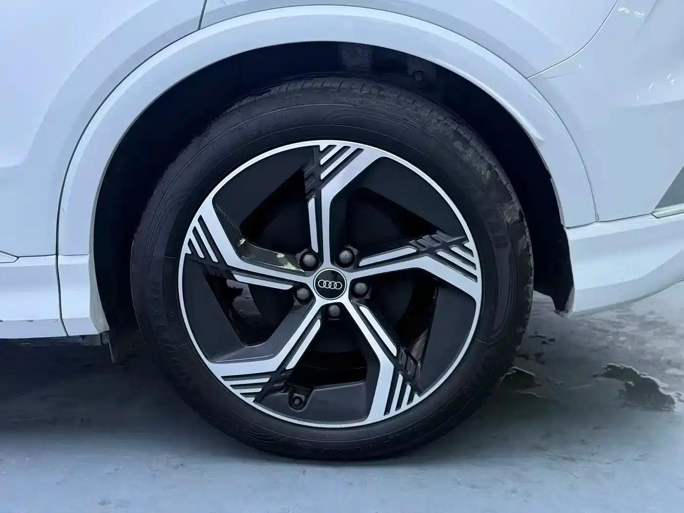 Audi Q4 e-tron 2023 Model 40 e-tron Trailblazer — миниатюра 10