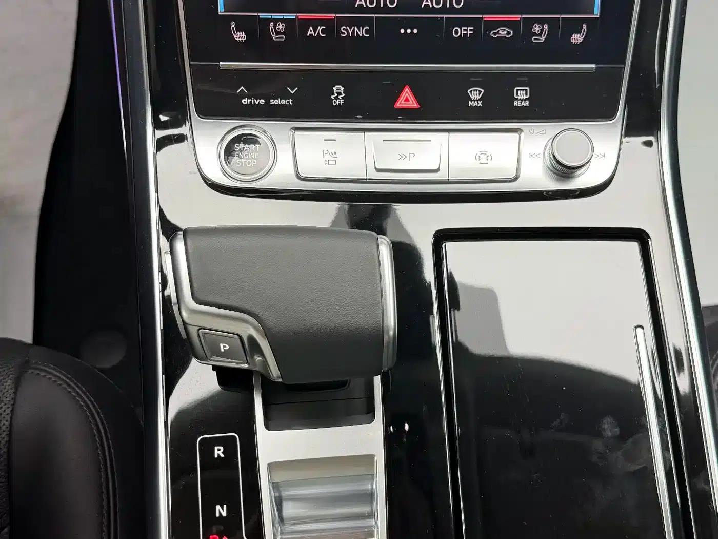 Audi Q8 2023 55 TFSI Luxury Dynamic — миниатюра 13