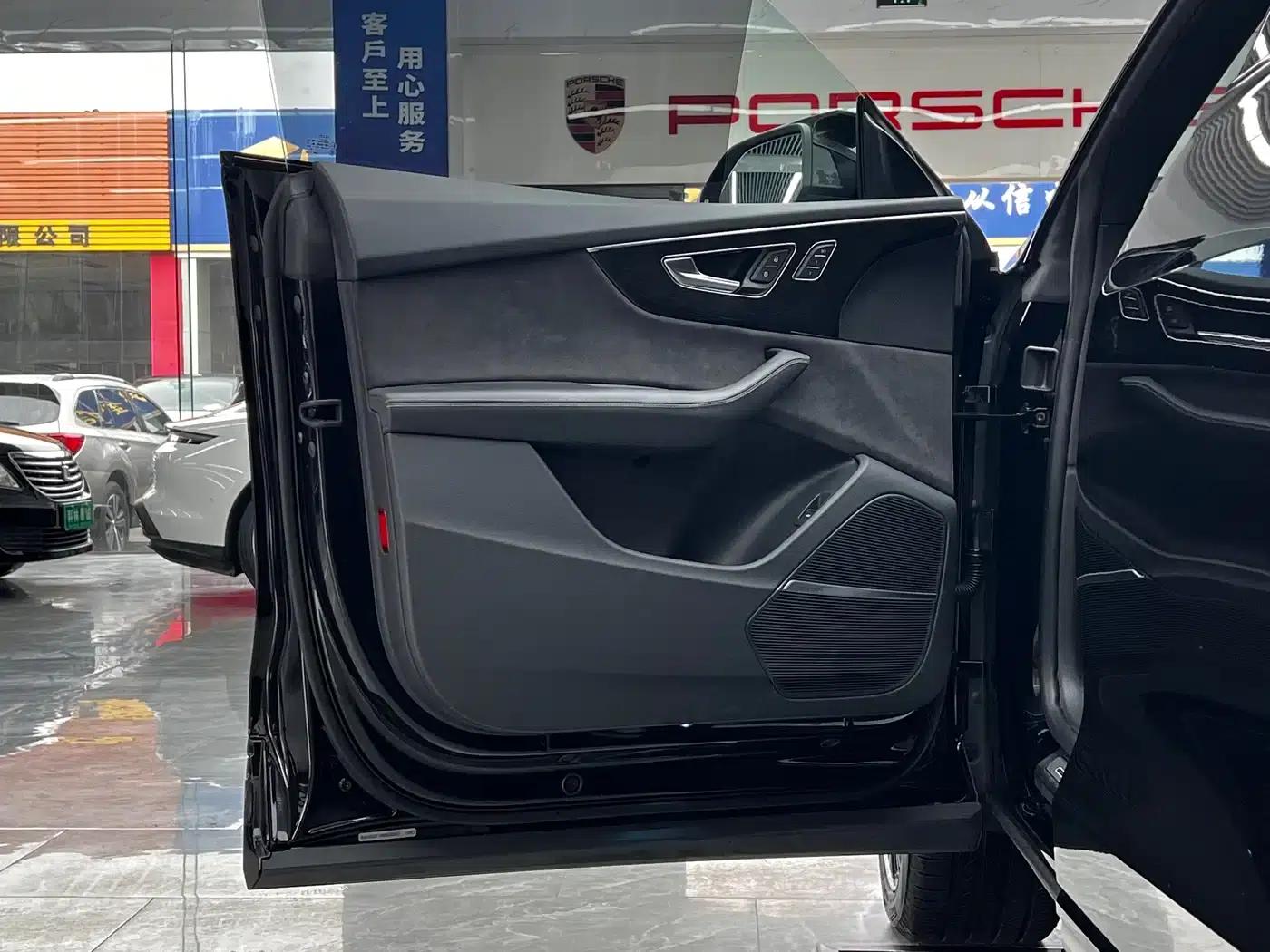 Audi Q8 2019 55 TFSI Dynamic Edition — миниатюра 11